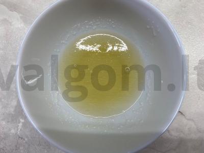 Mini sūrio pyragaičiai su braškių želė Žingsnis 4