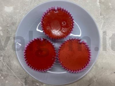 Mini sūrio pyragaičiai su braškių želė pagrindine nuotrauka