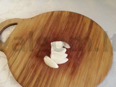 Greitai paruošiami marinuoti agurkėliai „Minutka“ Žingsnis 3