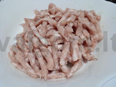 Kiaulienos faršo zrazai su Briuselio kopūstais ir žaliųjų pupelių garnyru Žingsnis 2