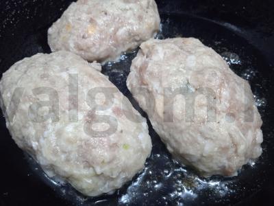 Kiaulienos faršo zrazai su Briuselio kopūstais ir žaliųjų pupelių garnyru Žingsnis 7