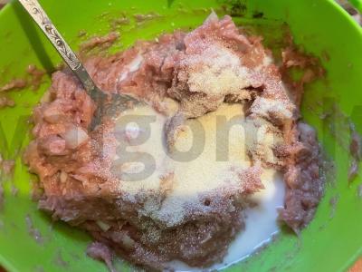 Pankų džiūvėsėliuose keptos kotletai Žingsnis 2