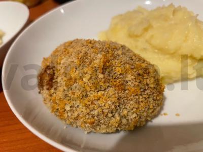 Pankų džiūvėsėliuose keptos kotletai pagrindine nuotrauka