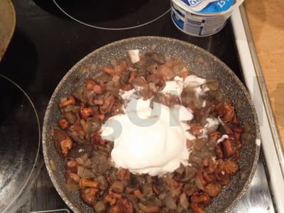 Grybų žiuljenas su grietine Žingsnis 3