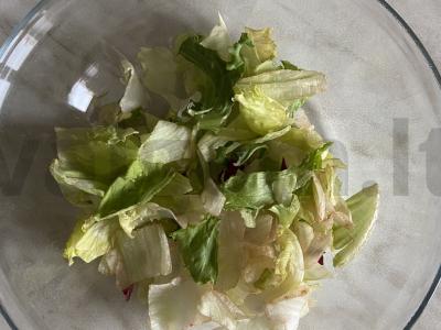 Šviežias salotas su vištiena ir figomis Žingsnis 1