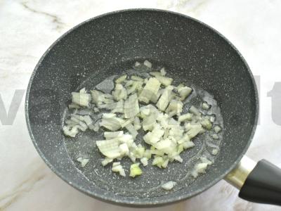 Grikių košė su vištiena savo sultyse Žingsnis 1