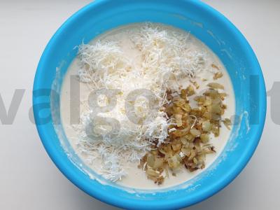 Keptuvėje keptos plokštelės su sūriu ir svogūnais Žingsnis 5