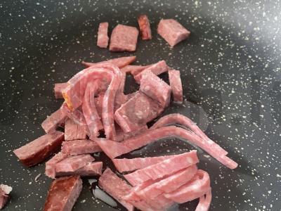 Dešrainė šakšuka su pomidorais Žingsnis 3