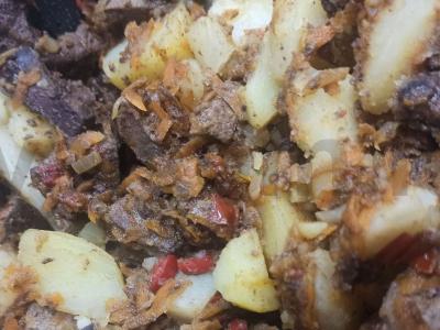 Troškintas bulvės su kepenimis vakarienei Žingsnis 4