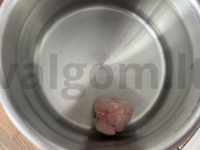 Vaikų sriuba su kiaušinių makaronais Žingsnis 1