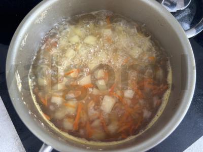 Vaikų sriuba su kiaušinių makaronais Žingsnis 3