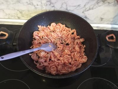 Bolonyezės padažas Žingsnis 1