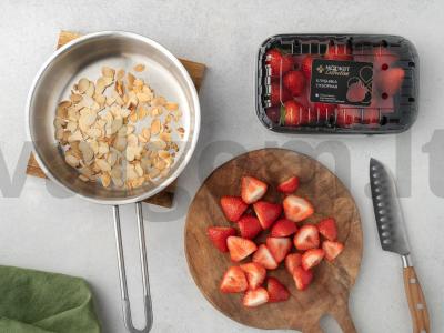 Salotos su braškėmis, rukola ir pesto Žingsnis 3