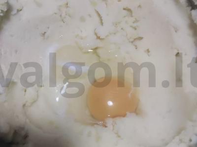 Bulvių košė su svogūnais ir šonine Žingsnis 3