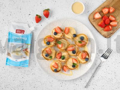 Mini blynai su kondensuotu pienu pagrindine nuotrauka