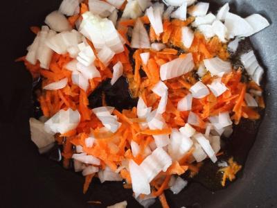 Žuvienė iš baltos ir raudonos žuvies su krevetėmis Žingsnis 4