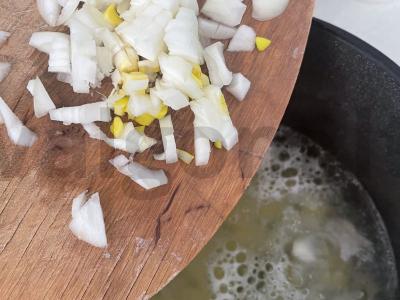 Vištienos sriuba su paprika ir žolelėmis Žingsnis 3