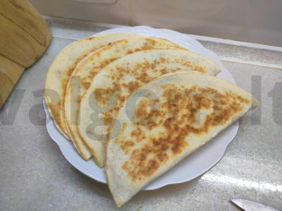 Tortilija su grybais ir džiovintais pomidorais pagrindine nuotrauka