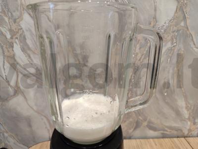 Pieninis kokteilis su šokoladiniu riešutų skoniu Žingsnis 1