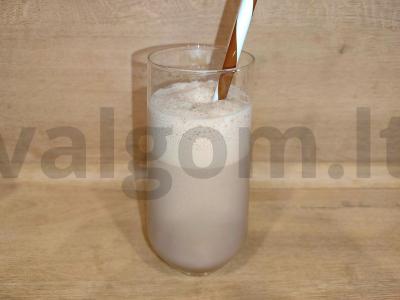 Pieninis kokteilis su šokoladiniu riešutų skoniu Žingsnis 6