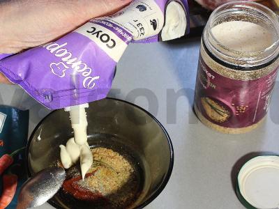 Kiaulienos šonkauliai ant anglių grietinėlės-česnako marinate Žingsnis 4