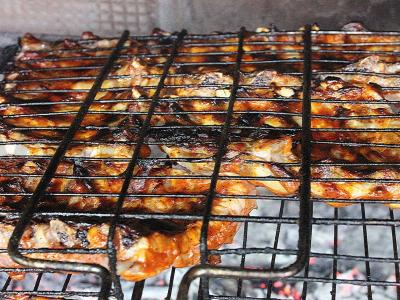 Kiaulienos šonkauliai ant anglių grietinėlės-česnako marinate Žingsnis 9