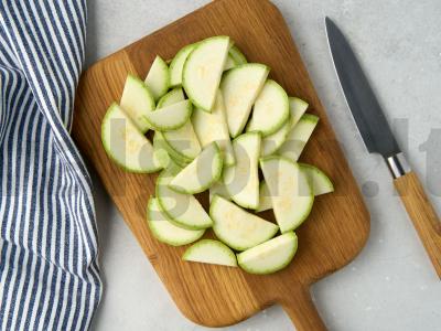 Cukinijos su pomidorų pasta žiemai Žingsnis 1