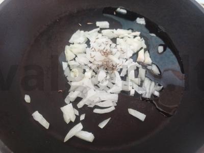 Korėjietiška morkų salotos aštriame grietinės padaže Žingsnis 1