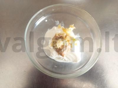 Korėjietiška morkų salotos aštriame grietinės padaže Žingsnis 4