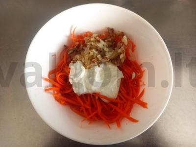 Korėjietiška morkų salotos aštriame grietinės padaže Žingsnis 5