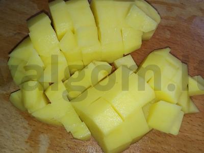 Sriuba su troškiniu ir raugintais kopūstais Žingsnis 2