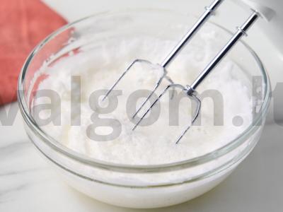 Biskvitinis ritinys su kremu Žingsnis 3