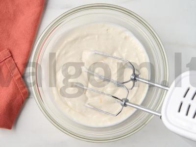 Biskvitinis ritinys su kremu Žingsnis 7