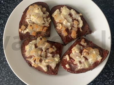 Karšti sumuštiniai su lašiniais orkaitėje pagrindine nuotrauka