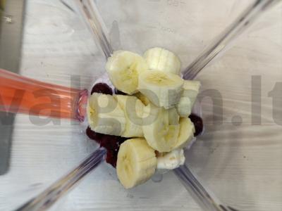 Varškės desertas su ledais, bananais ir vyšniomis Žingsnis 3