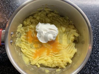 Bulvių kotletai su minkštu varškės sūriu Žingsnis 2