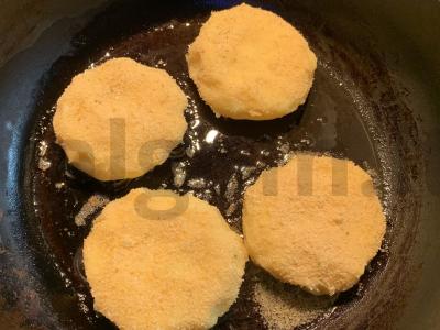 Bulvių kotletai su minkštu varškės sūriu Žingsnis 4