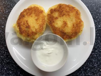 Bulvių kotletai su minkštu varškės sūriu pagrindine nuotrauka