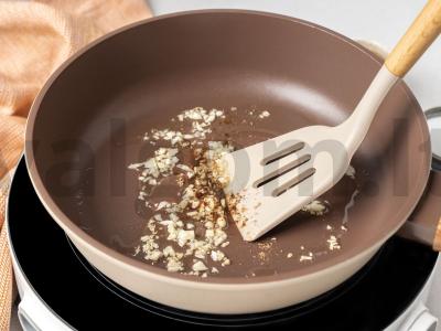 Spagečiai su mėsos kukuliais Žingsnis 1