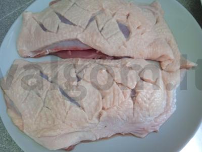 Anties krūtinėlė, marinuota sojų padaže su apelsinais ant grilio Žingsnis 1