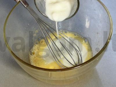 Ploni nėriniai blynai su kefyru ir gazuotu vandeniu Žingsnis 3