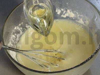 Ploni nėriniai blynai su kefyru ir gazuotu vandeniu Žingsnis 7