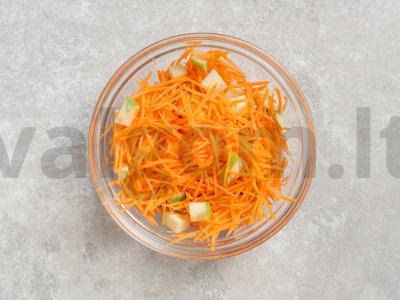 Morkų salotos su obuoliu Žingsnis 3