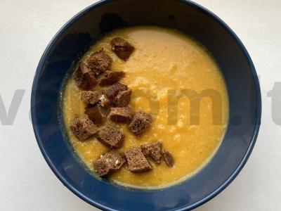 Moliūgų kreminė sriuba su kokosų grietinėle pagrindine nuotrauka