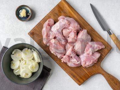 Kailinis triušis su džiovintais slyvomis Žingsnis 1