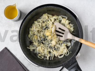 Kailinis triušis su džiovintais slyvomis Žingsnis 3