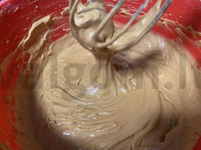 Švelnus tortas su virta saldžia grietinėle Žingsnis 4