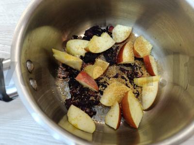 Granatų sulčių, karkadės ir obuolių gėrimas Žingsnis 2