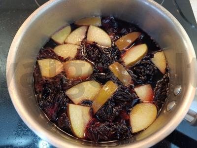 Granatų sulčių, karkadės ir obuolių gėrimas Žingsnis 3