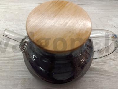 Granatų sulčių, karkadės ir obuolių gėrimas pagrindine nuotrauka